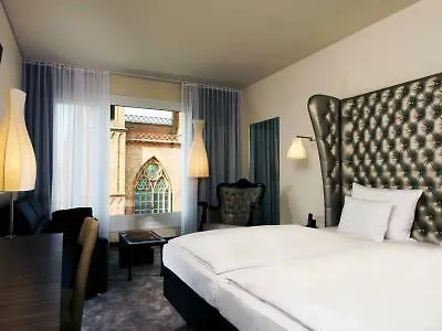 Arcotel John F 4*