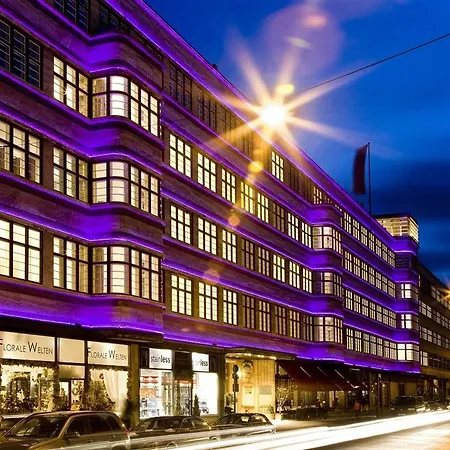 Hotel Ellington