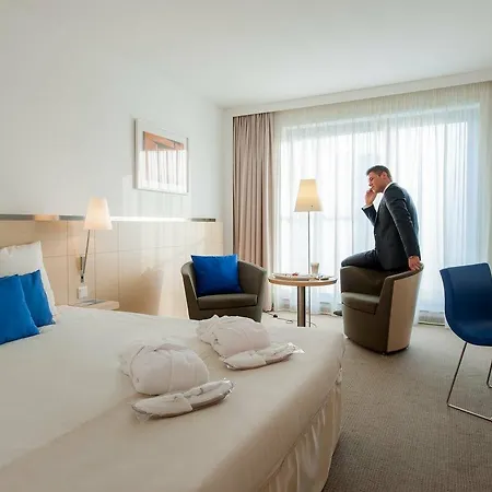 Novotel Mitte 4*