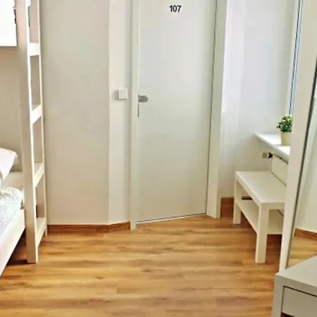 Hostel Karl-marx-hostel *