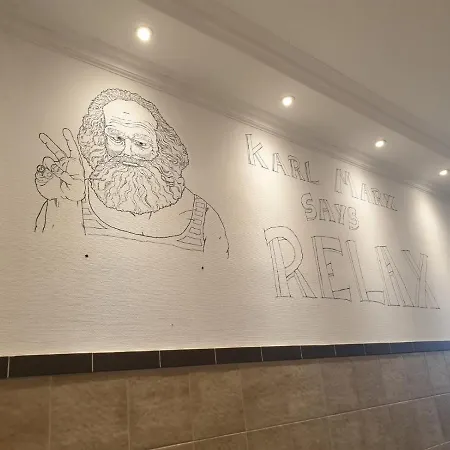 Hostel Karl-marx-hostel *