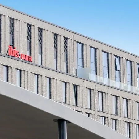 Otel Ibis Hauptbahnhof 3*