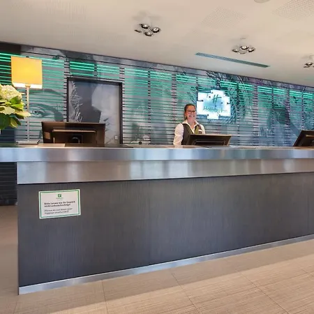 Отель Berlin-alexanderplatz, An Ihg Берлин