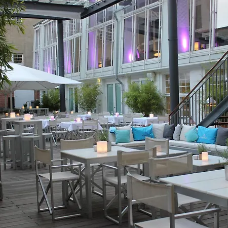 Hotel Ellington