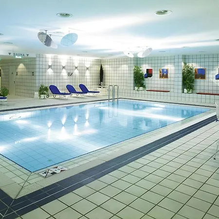 Hotel Holiday City-west By Ihg 4*