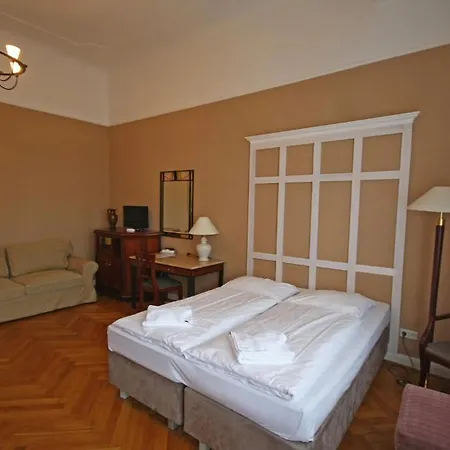 Hotel Am Adenauerplatz Hotel