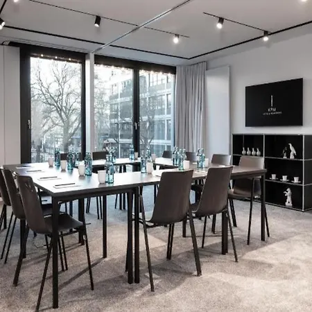 Kpm & Residences מלון 5*