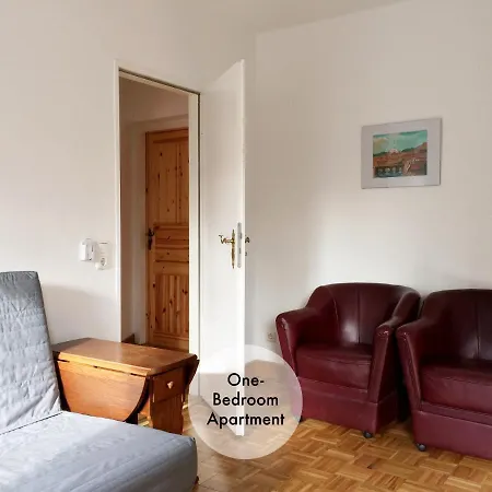 Quiet In Tempelhof Apartment Berlin