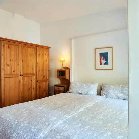 Beautiful And Cozy Remise For Up To 6 Guests * Berlijn