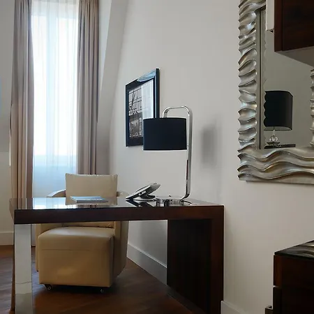 Roomers Steinplatz, Autograph Collection Berlin