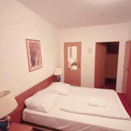 Maerkischer Hof Hotel 3*