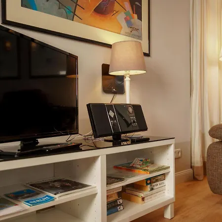 Striking Apartment Near Lake In Wannsee Berlin