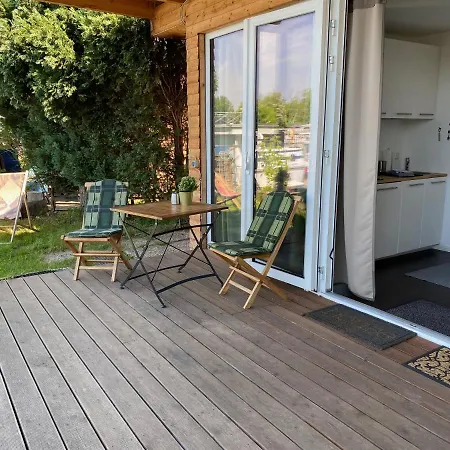 Tiny House Oder Auf Der Sunset Marina Orman Evi Berlin