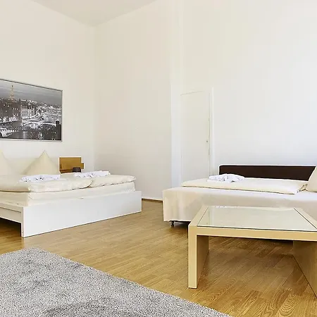 Bearlincity - Center West * Berlin