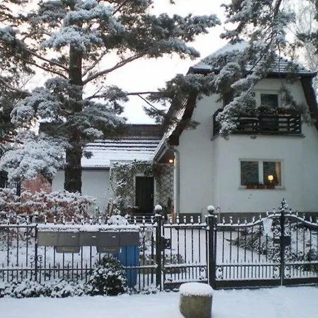 Striking Apartment Near Lake In Wannsee *