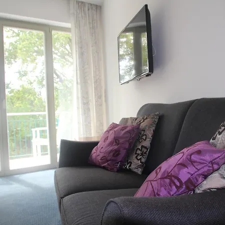 Lindenstrasse Guest house 2*