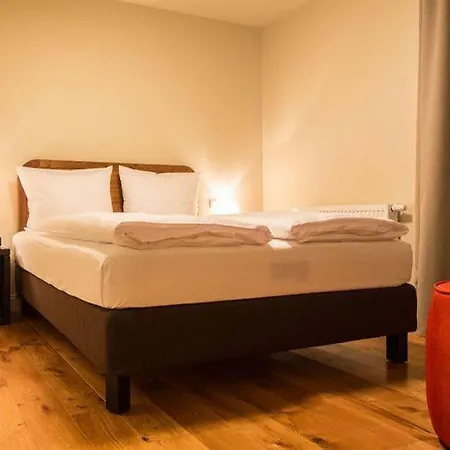Hotel Mondrian Am Checkpoint Charlie 4*