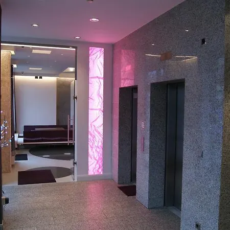 In Hotel 3*