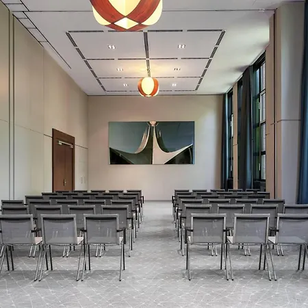 Sheraton Grand Esplanade Hotel