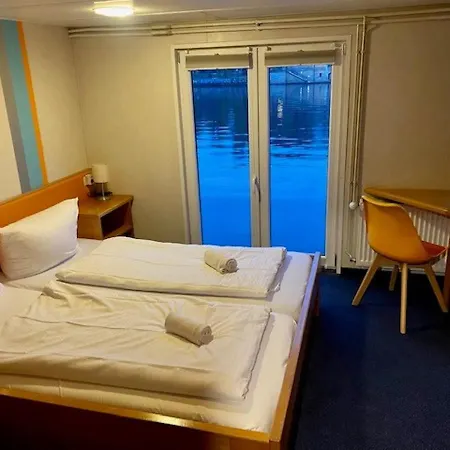 Shipotel-berlin Gmbh, Shipotel Eastern & Shipotel Western Hotel Berlín