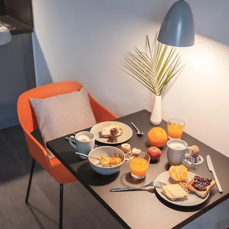 Aparthotel Candlewood Charlottenburg By Ihg