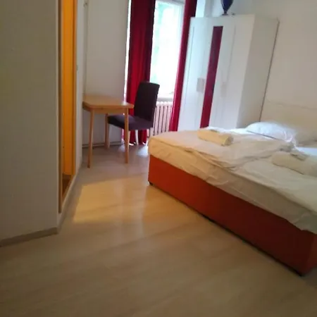 Maerkischer Hof 3*