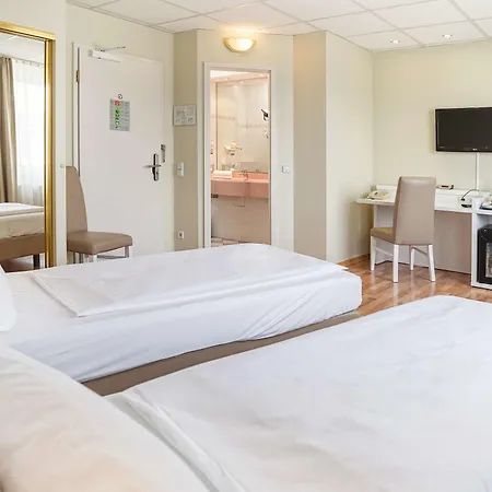 Am Schloss Koepenick By Golden Tulip 3*