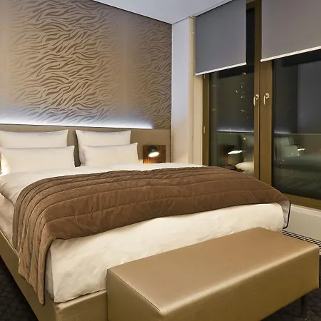 Cosmo Mitte 4*