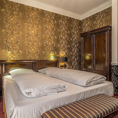 Myer's Hotel