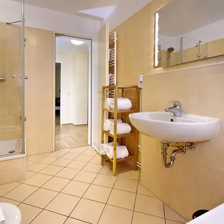 Youth Apartments - Ku'Damm Lägenhet