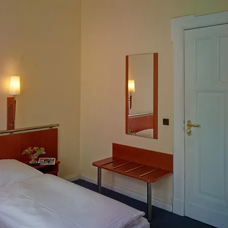 Hotel Kurfuerst Am Kurfuerstendamm