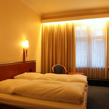 Hotel Kurfuerst Am Kurfuerstendamm 3*