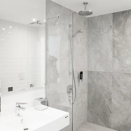 H24 Lichtenberg Hotel 3*