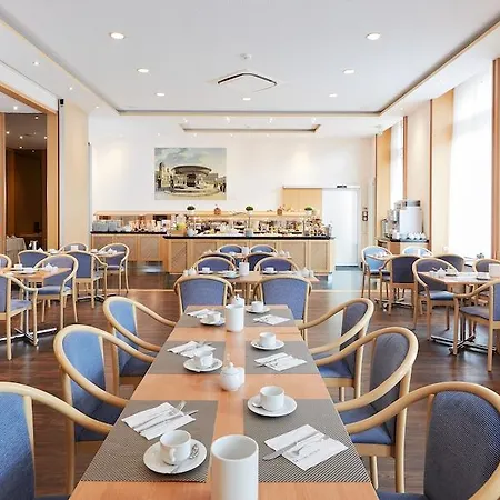 Living Weissensee Aparthotel 4*