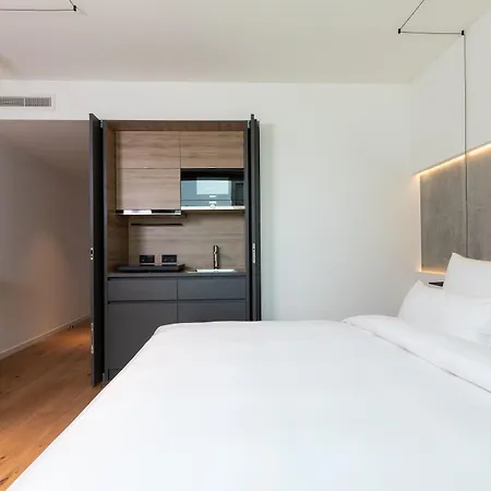 Kpm & Residences מלון 5*