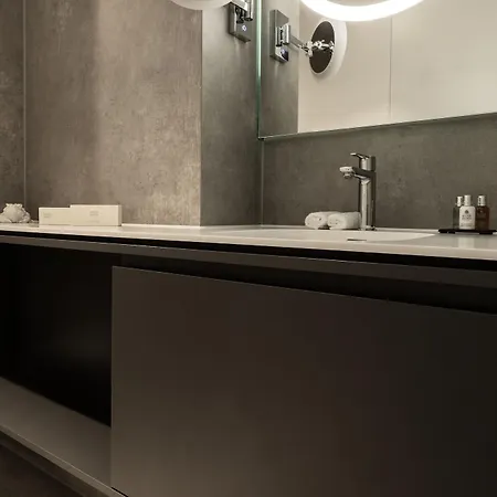 מלון Kpm & Residences 5*