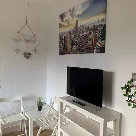 Апартаменты Lebt-wohnung Fur Bis Zu 12 Personen Берлин