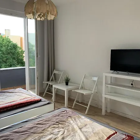 Lebt-wohnung Fur Bis Zu 12 Personen Апартаменты *