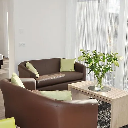 Adapt - Adlershof Aparthotel 4*