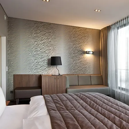 Cosmo Mitte 4*