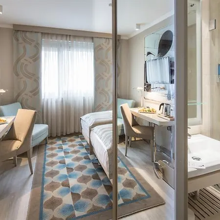 Titanic Comfort Mitte Отель Берлин