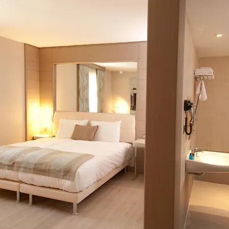 Отель Titanic Comfort Mitte 3*