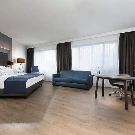 Hotel Holiday City-west By Ihg