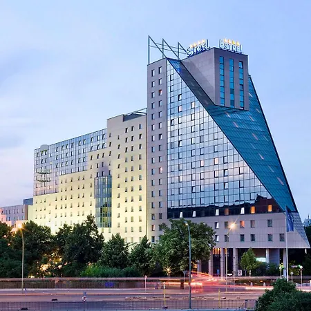 Estrel Hotel