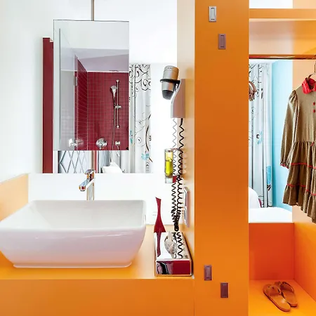 Ibis Styles Mitte Hotell 3*