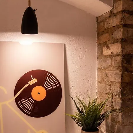 Coolest In Berlin, Easy Check-in, Cozy, Near Center - 4 Maisonette #1 * Berlin