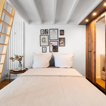The Koburger Vh, For Up To 4 With High Bed Berlim