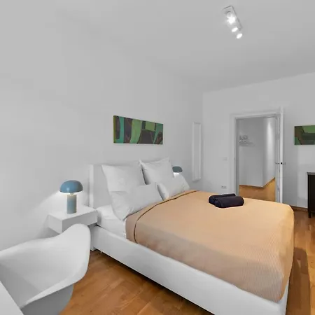 Beautiful 80sqm In Berlin-mitte Διαμέρισμα *