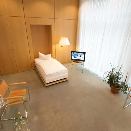 Hotel Holiday City-west By Ihg