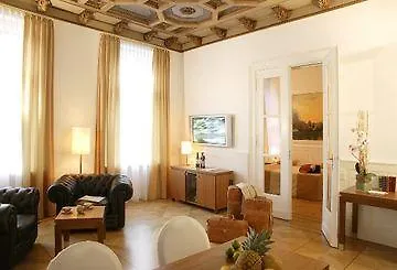Numa Arc Aparthotel 4*